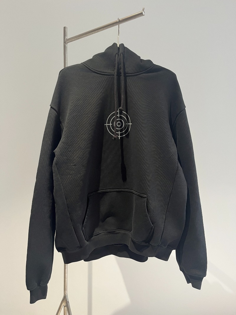 VETEMENTS ELEVEN INCH GUN CLUB Hoodie_2.jpg