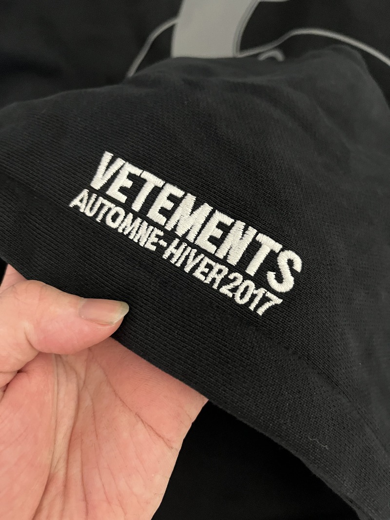 VETEMENTS ELEVEN INCH GUN CLUB Hoodie_10.jpg
