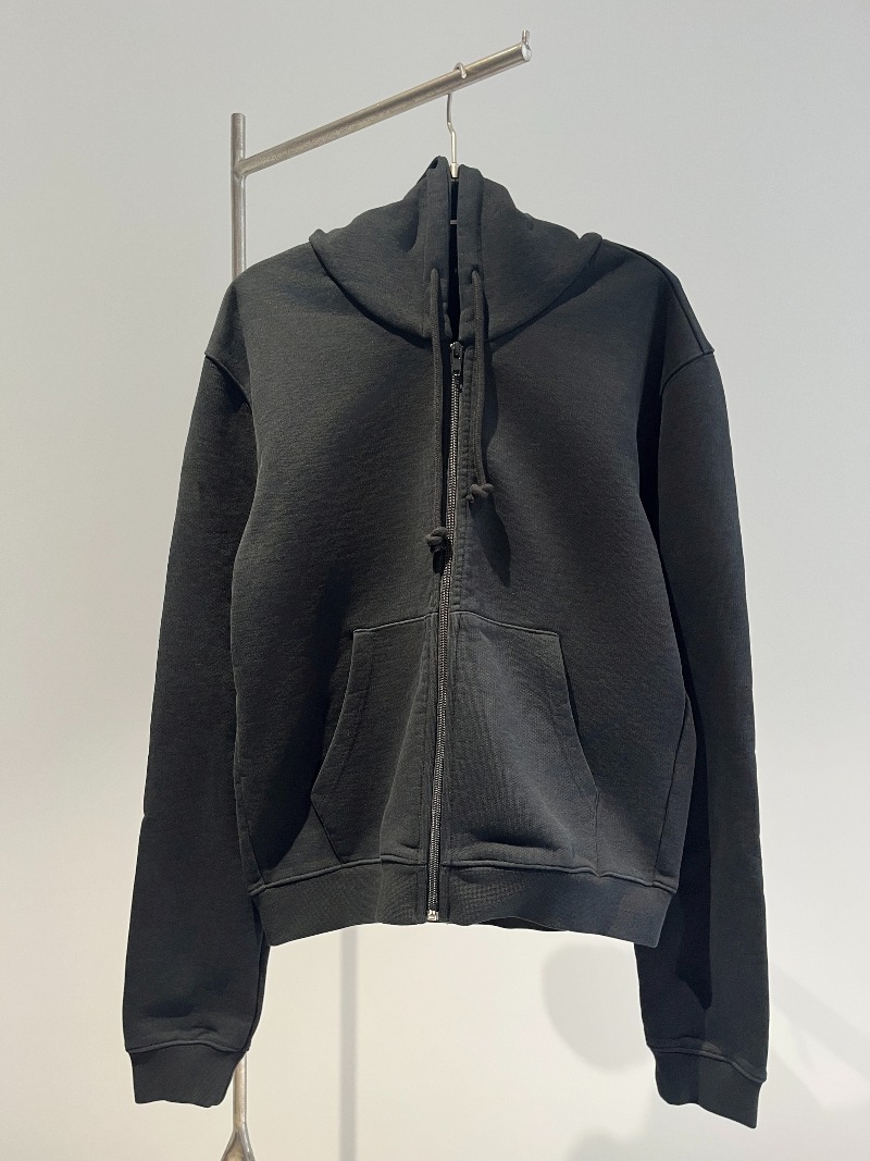 VETEMENTS ELEVEN INCH GUN CLUB Zip-up_3.jpg