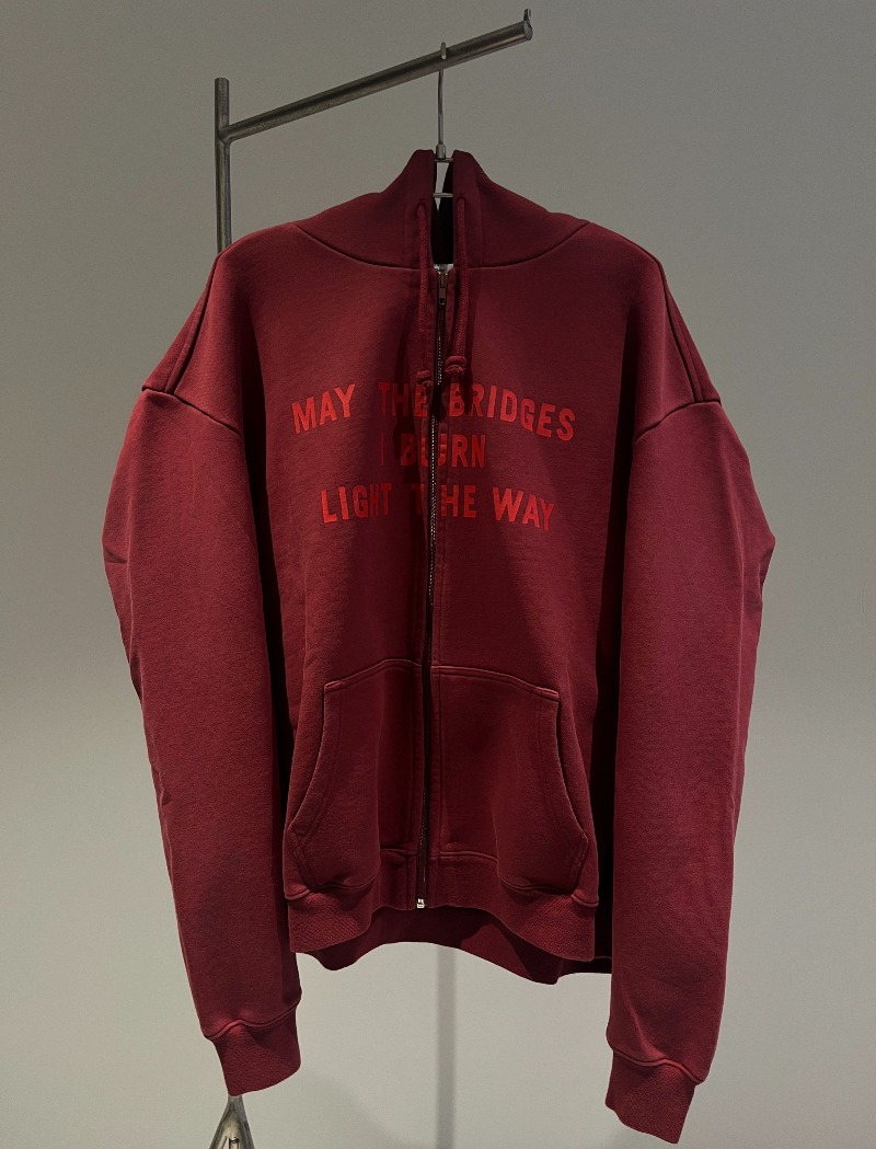 VETEMENTS MAY THE BRIDGES I BURN LIGHT THE WAY Zip-up_8.jpg