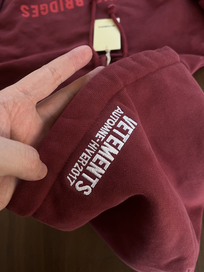 VETEMENTS MAY THE BRIDGES I BURN LIGHT THE WAY Zip-up_16.jpg