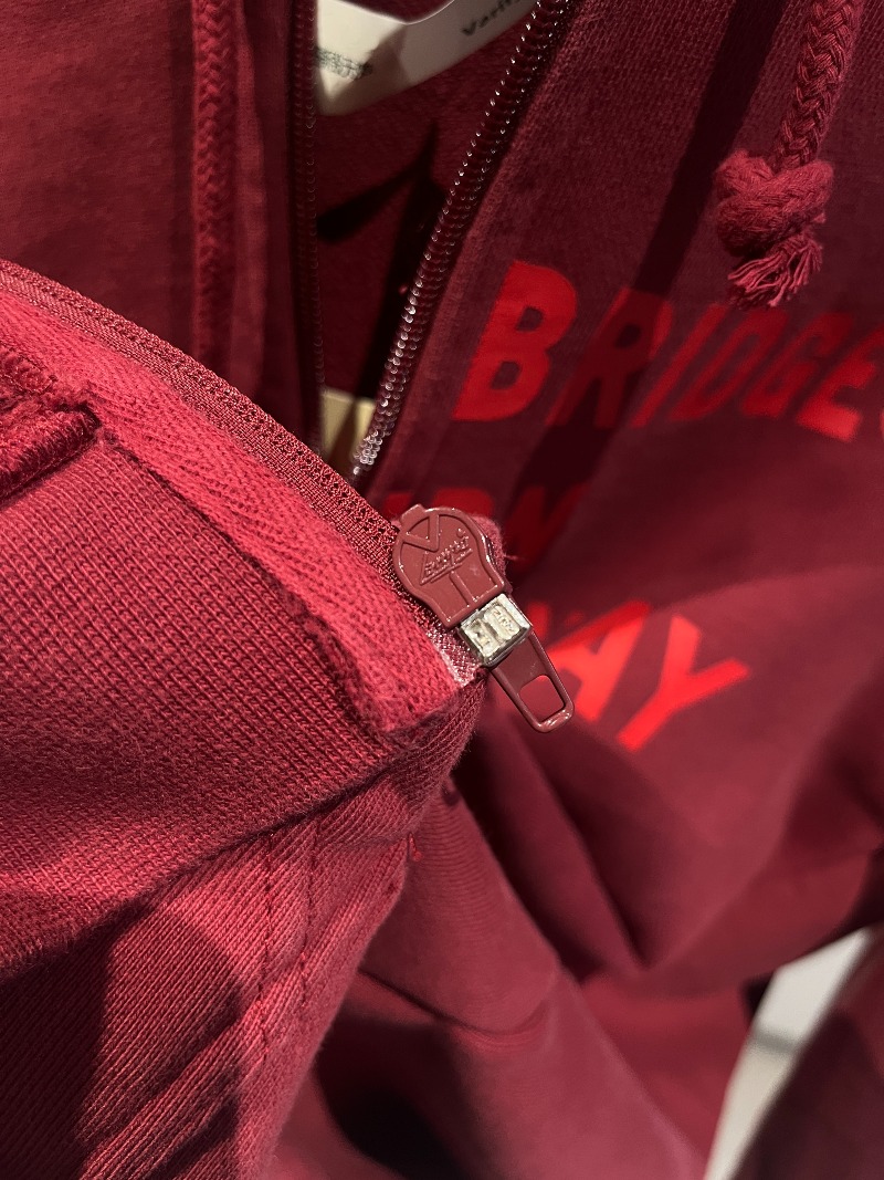 VETEMENTS MAY THE BRIDGES I BURN LIGHT THE WAY Zip-up_18.jpg