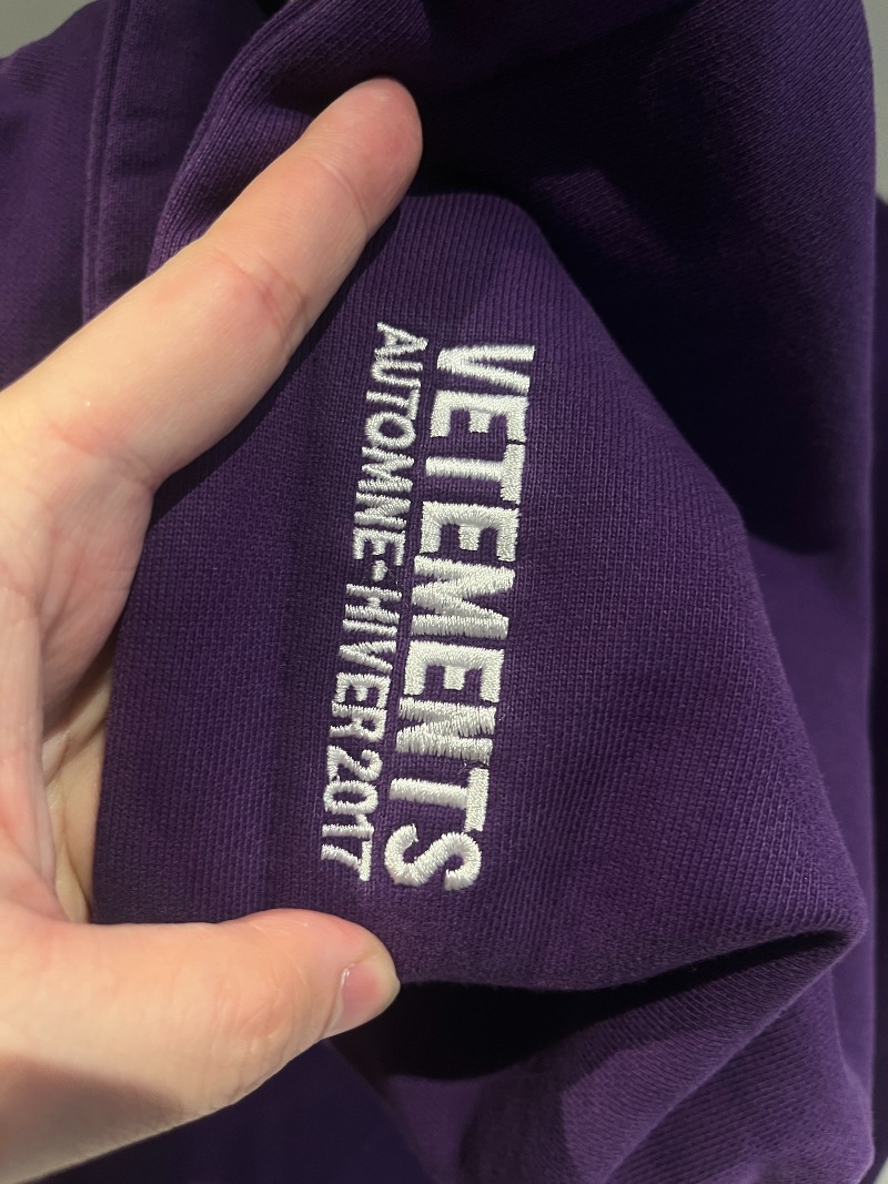 VETEMENTS SEXUAL FANTASIES Zip-up_19.jpg