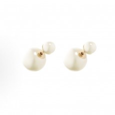 디올 트리발 진주 자개 이어링 여성용 화이트