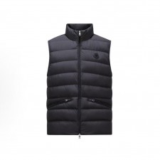 몽클레르 솔리드 슬림핏 민소매 하이넥 지퍼 베스트 남성용 블랙 (탑몽X)