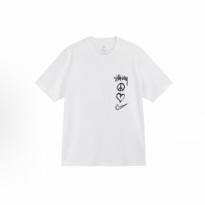 나이키 x 스투시 SS22 컬렉션 빈티지 하트 로고 프린트 라운드 반소매 티셔츠 아시아  화이트