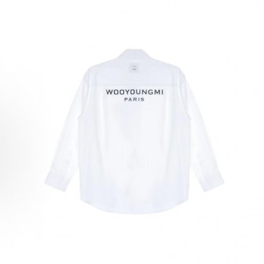 우영미 백 로고 포인트 스프레드 칼라 버튼업 긴팔 셔츠 남성 화이트
