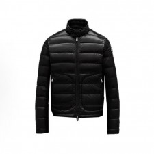 몽클레어 Acorus 컬렉션경량 포켓 구스다운 베이직 숏 기장 집업 하이넥 슬림핏 패딩 블랙 (지이공장)