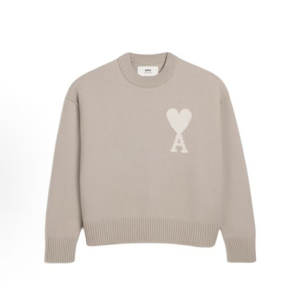 아미파리 SS24 라운드넥 하트 자수 메리노울 캐주얼 니트 스웨터 베이지 (탑아미공장)