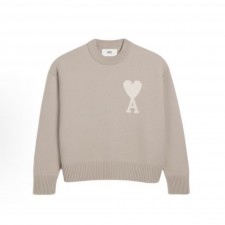 아미파리 SS24 라운드넥 하트 자수 메리노울 캐주얼 니트 스웨터 베이지 (탑아미공장)