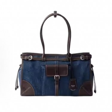 프라다 Bonnie 에나멜 메탈 트라이앵글 로고 데님 라지 1BA433