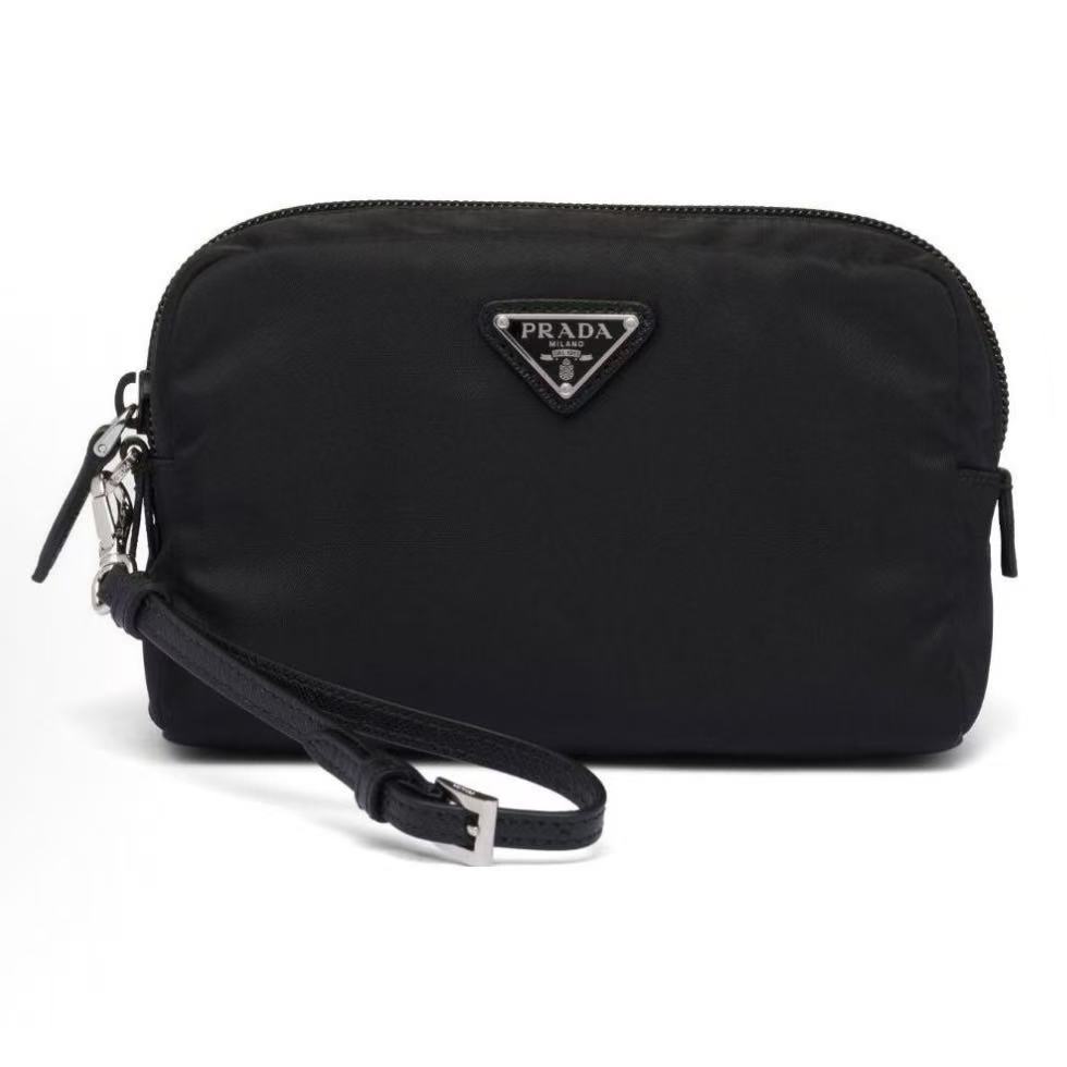 프라다 Re-Nylon 에나멜 트라이앵글 로고 리사이클 나일론 클러치 1NS021