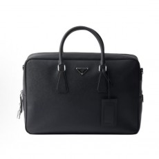 프라다 2VE028 에나멜 삼각형 메탈가방입니다