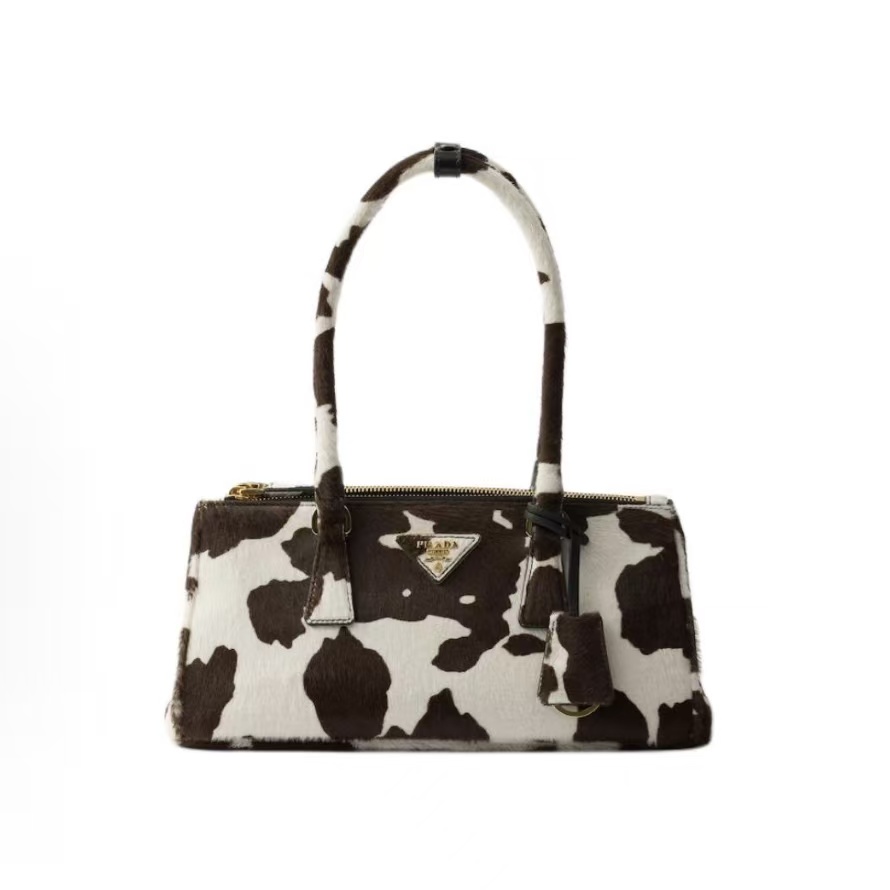 프라다 갤러리아 메탈 삼각 각인 로고 카프스킨 미디엄 숄더백 1BA457