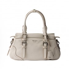 프라다 엠보싱 레터링 로고 레더 토트 쇼퍼백 1BG604 화이트