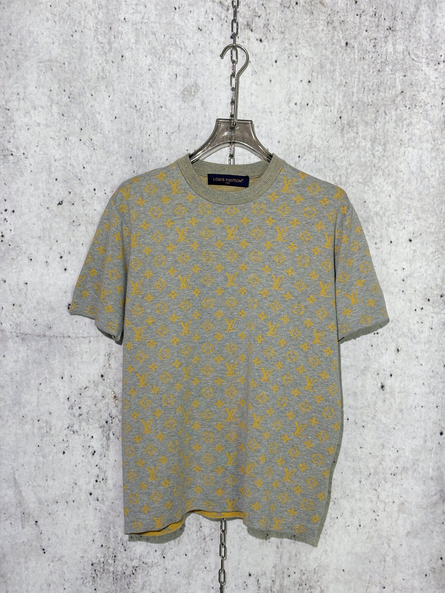 루이비통 26SS 레터링 로고 반팔 티셔츠 남녀공용 오버핏 그레이 (사슬공장)
