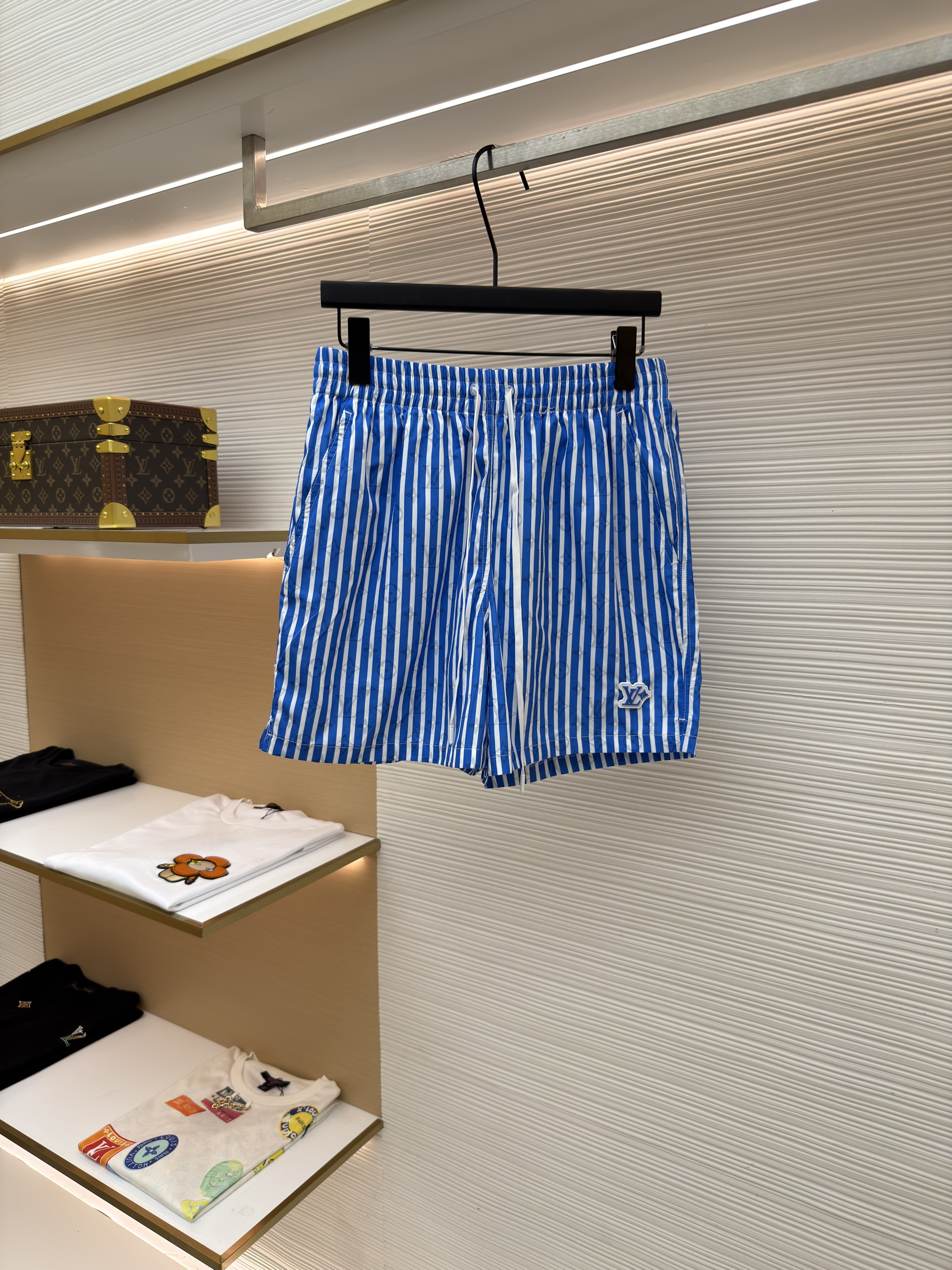 루이비통 스트라이프 프린트 비치 쇼츠 (X공장)