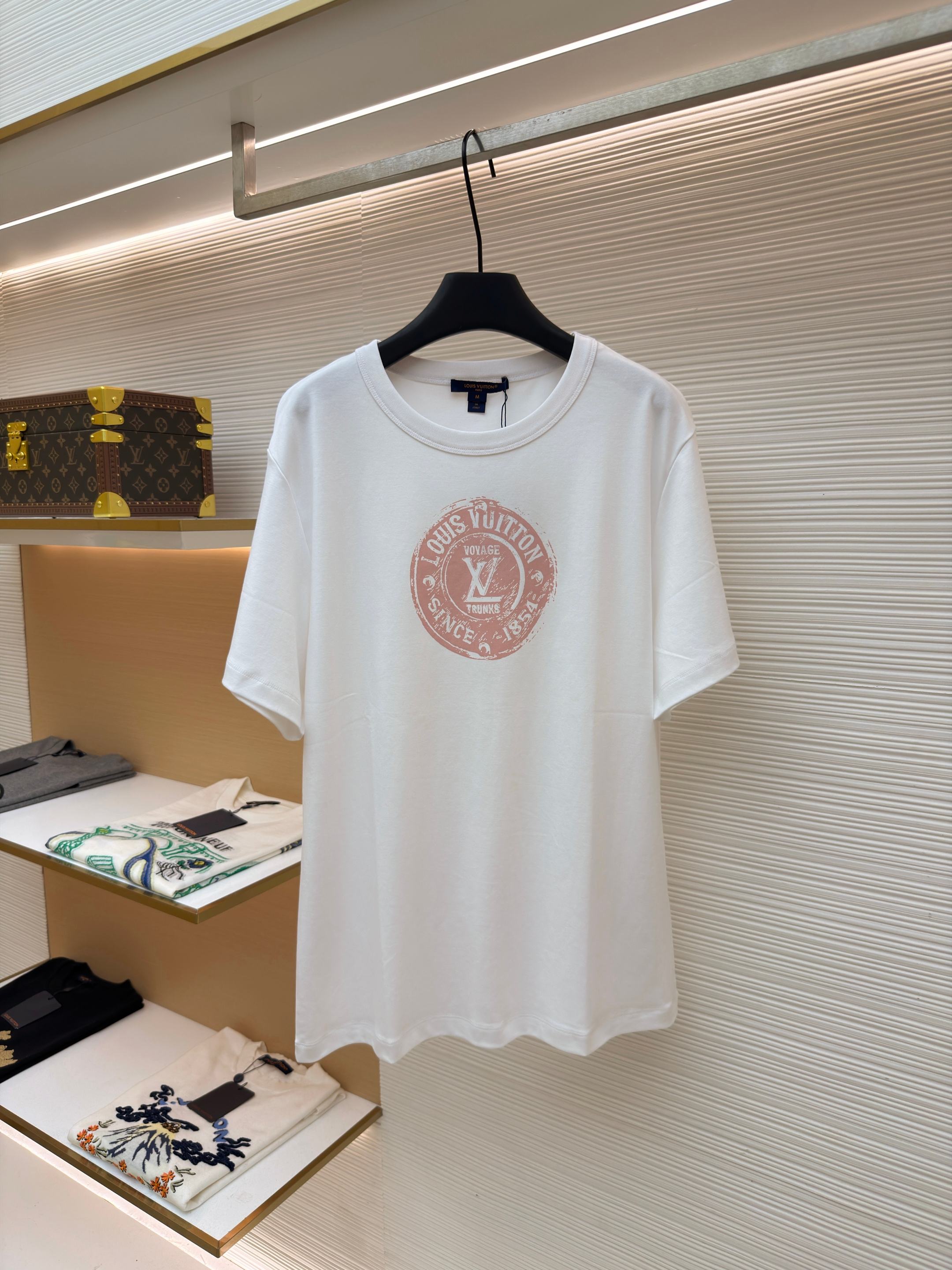 루이비통 스탬프 프린트 코튼 니트 라운드넥 반팔 티셔츠 (X공장)