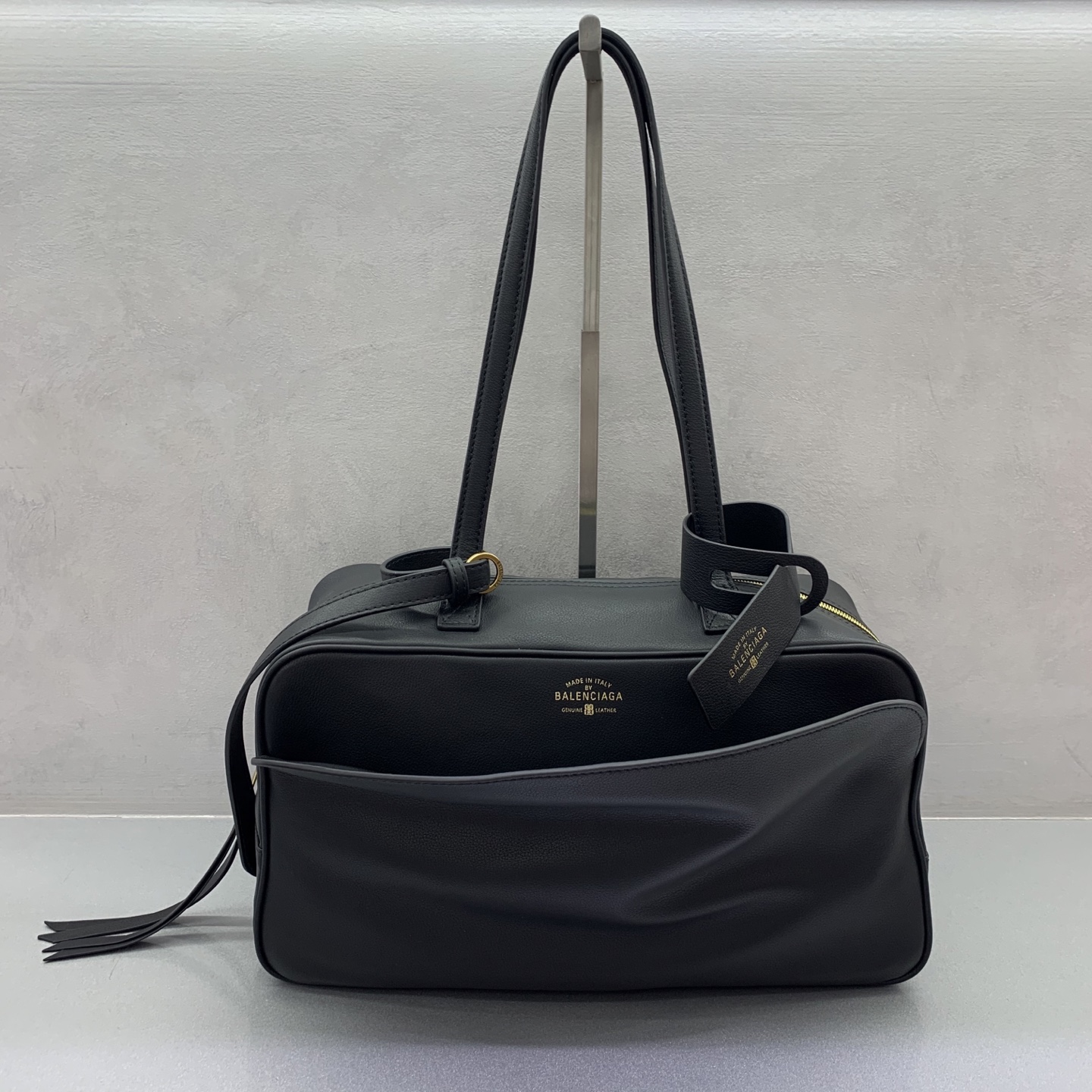 발렌시아가 캐리 미디움 볼링백 블랙 826425