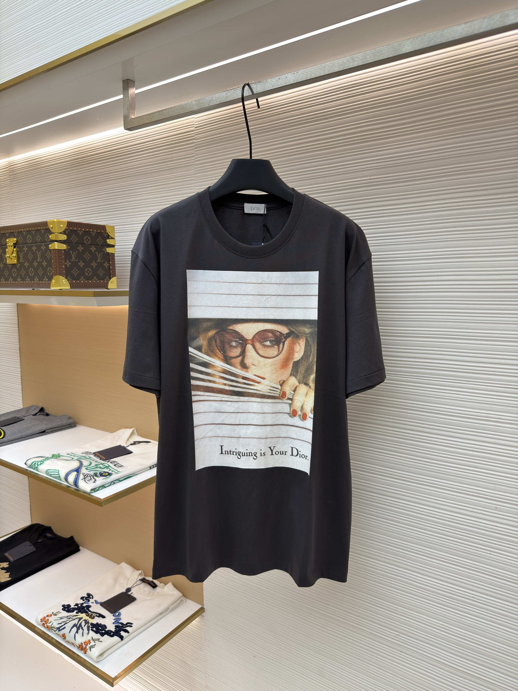 디올 신문 프린트 반팔 티셔츠 (X공장)