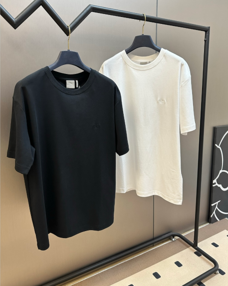 디올 자수 로고 반팔 티셔츠 라운드넥 미니멀 데일리 명품 티셔츠