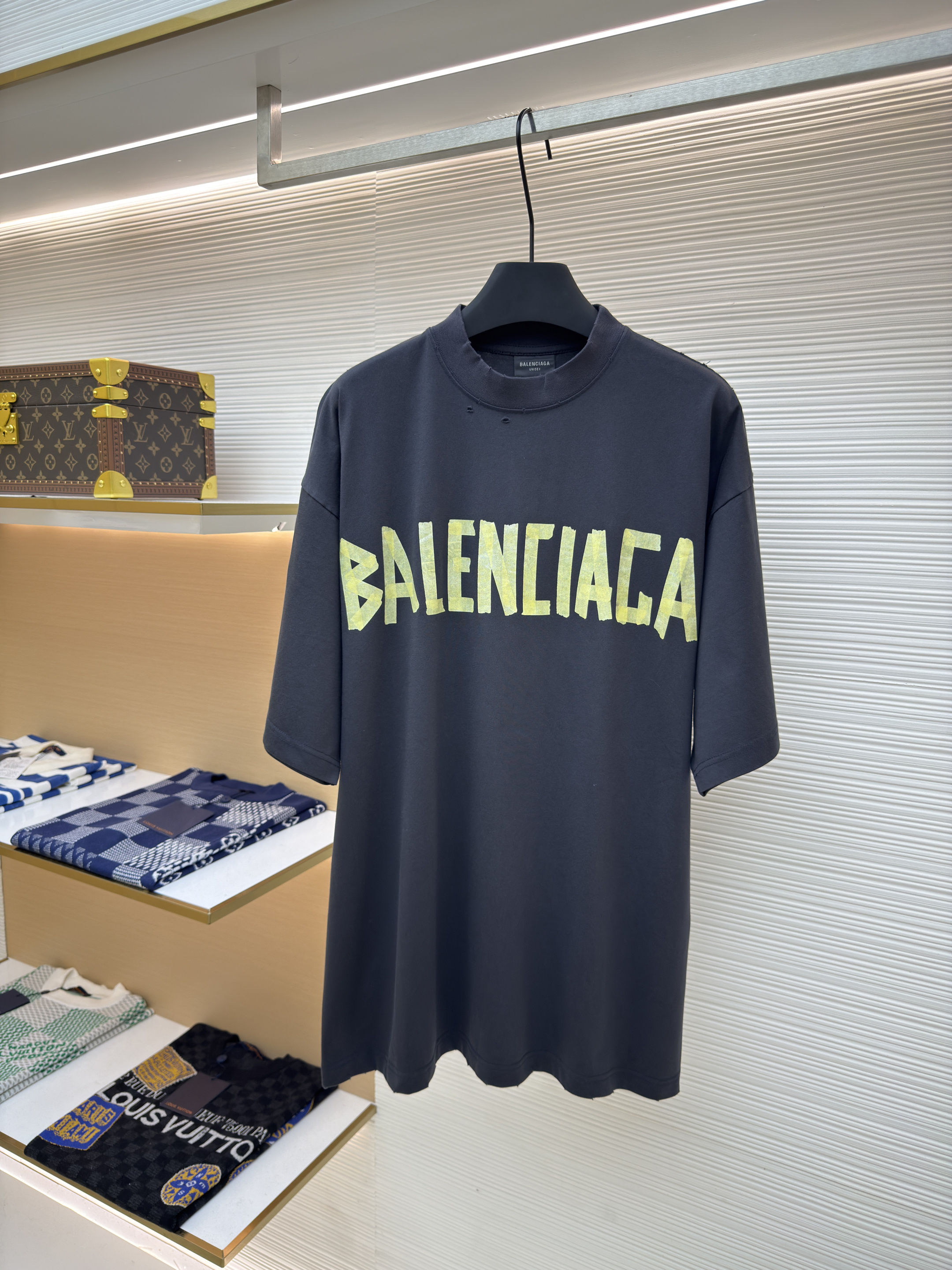 발렌시아가 마스킹 테이프 로고 반팔