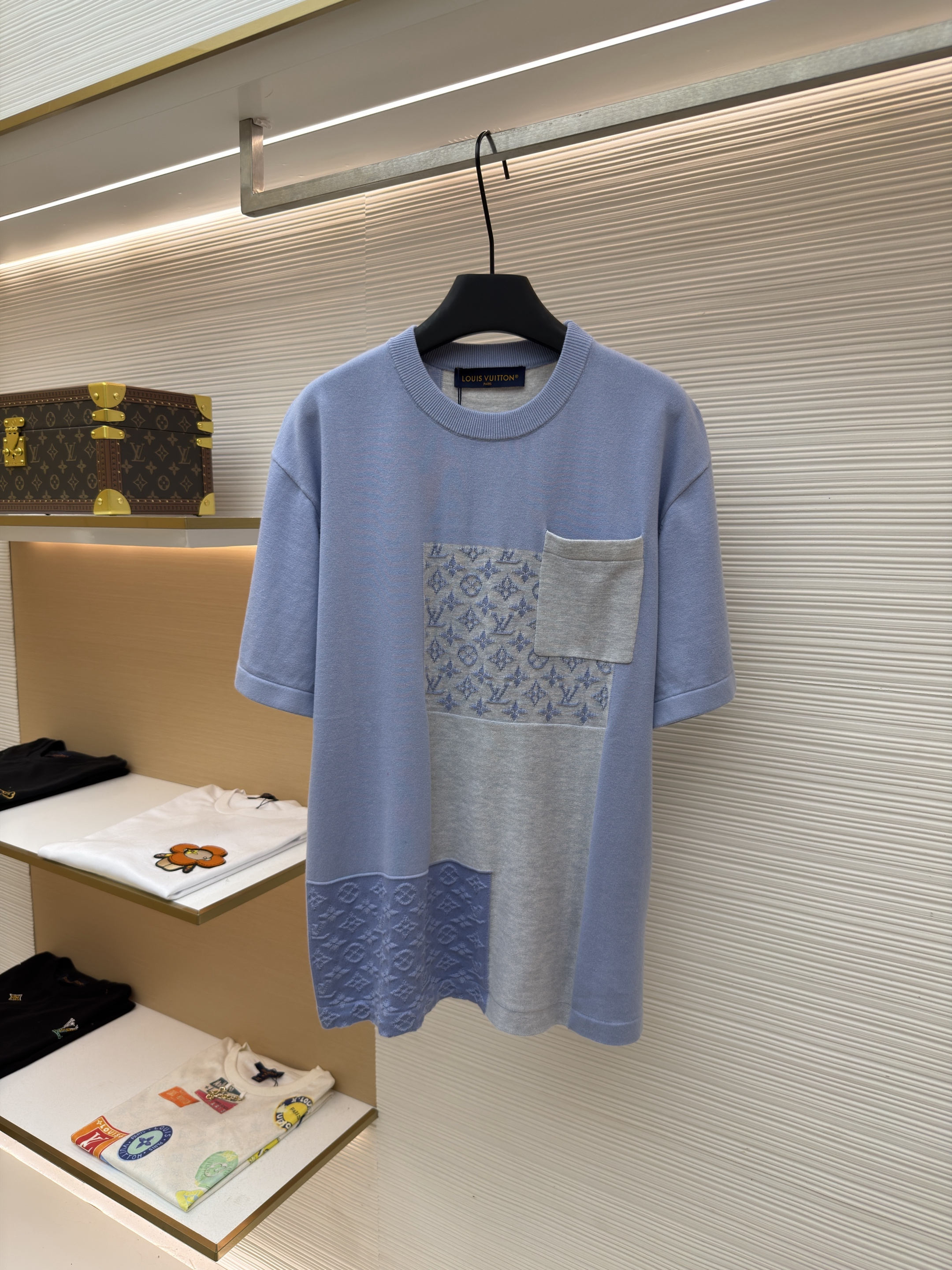 루이뷔통 LOUIS VUITTON 자카드 문자 패턴 배색 니트 반팔 티셔츠