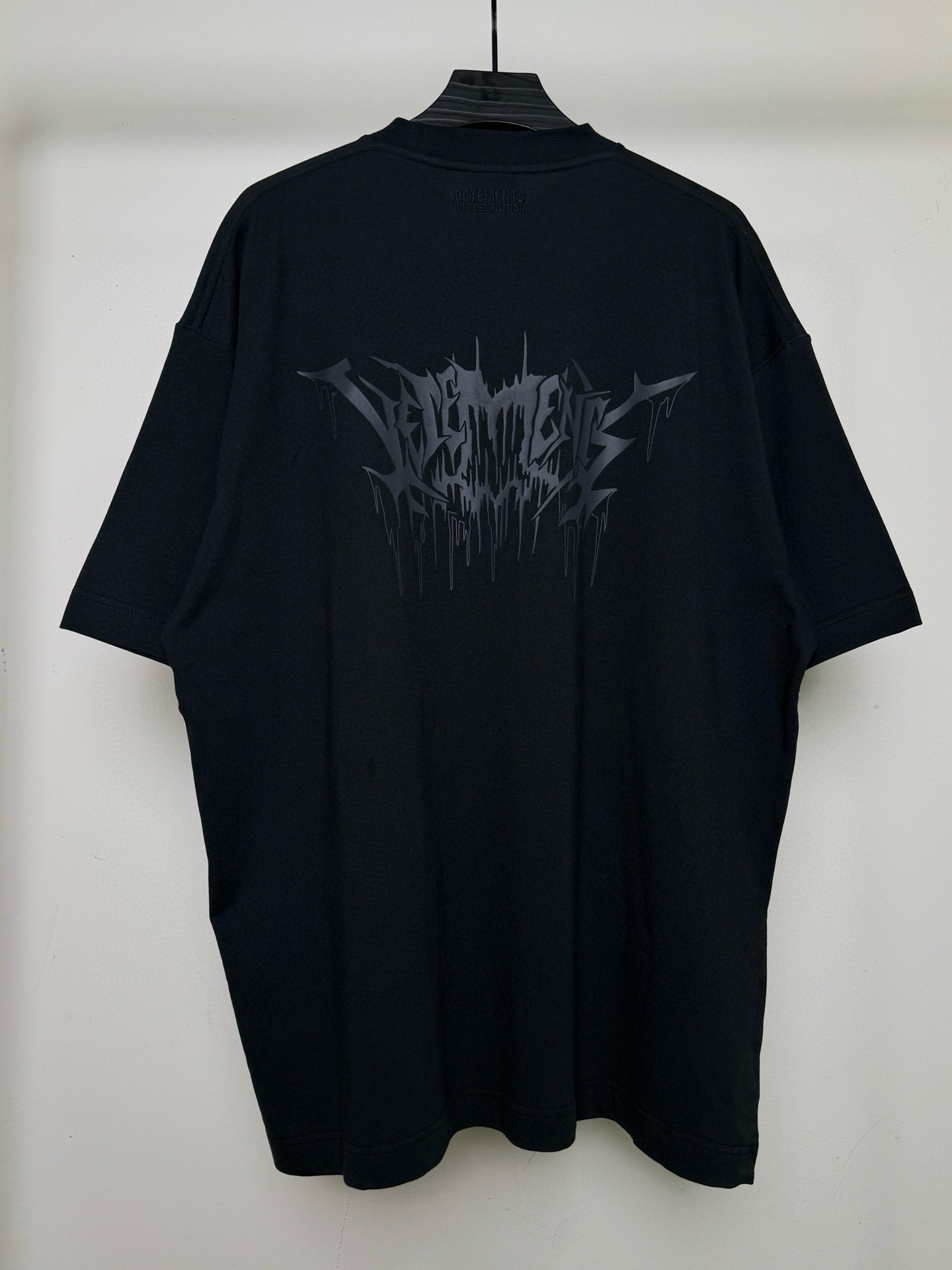 베트멍 다크 로고 프린트 반팔 티셔츠