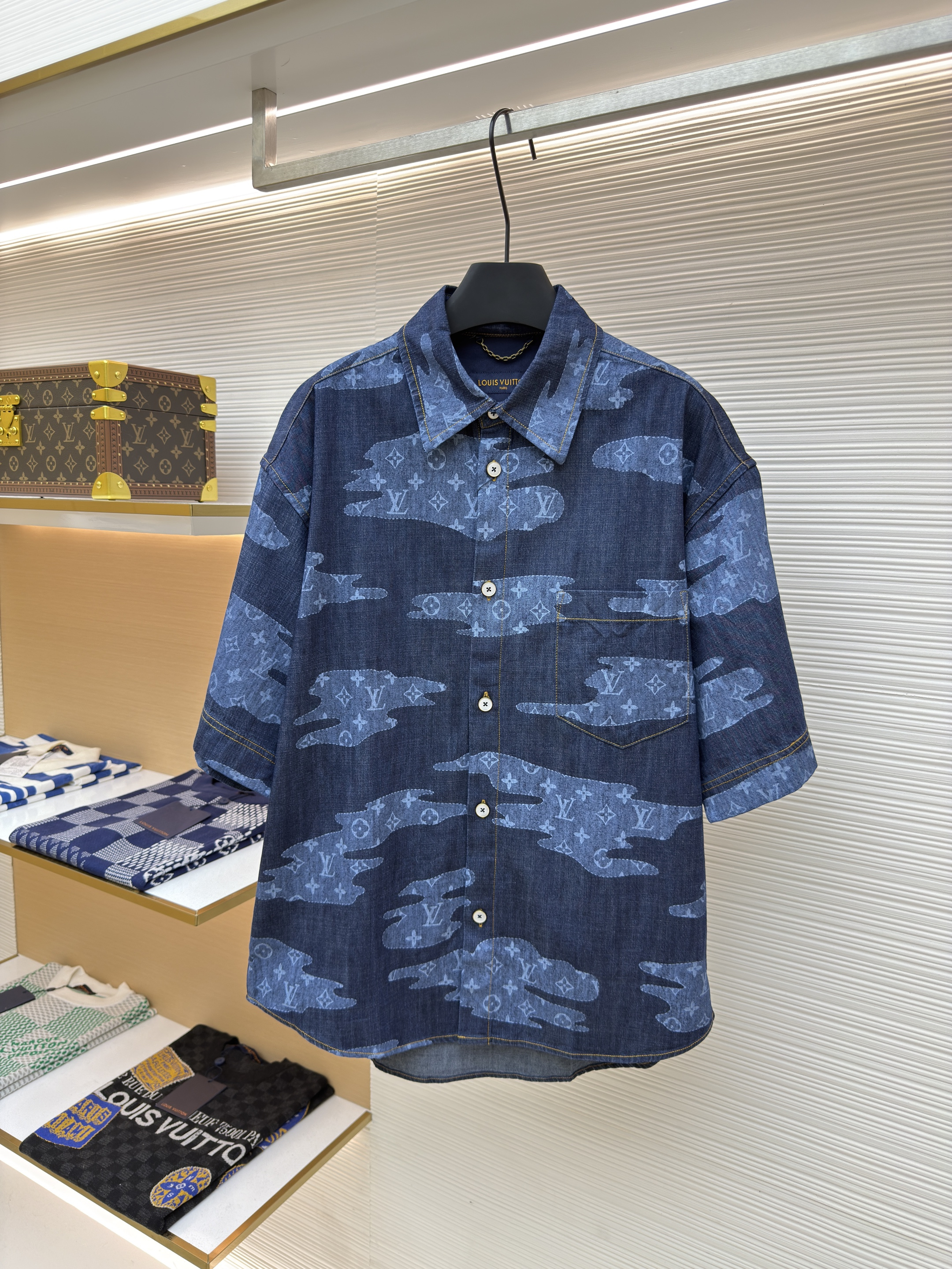 루이뷔통 LOUIS VUITTON 청년 데님 반팔 셔츠 (x공장)