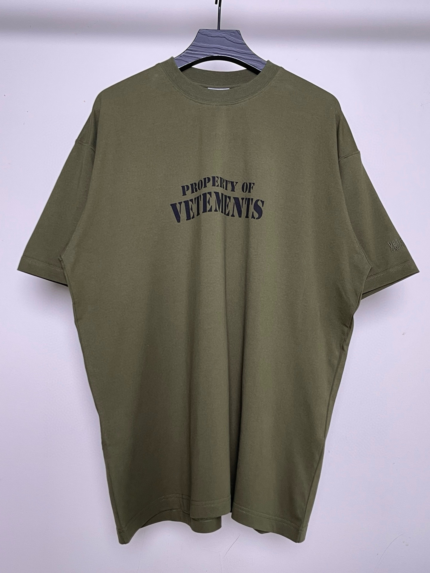 베트멍 프로퍼티 오브 레터링 그래픽 반팔 티셔츠 그린