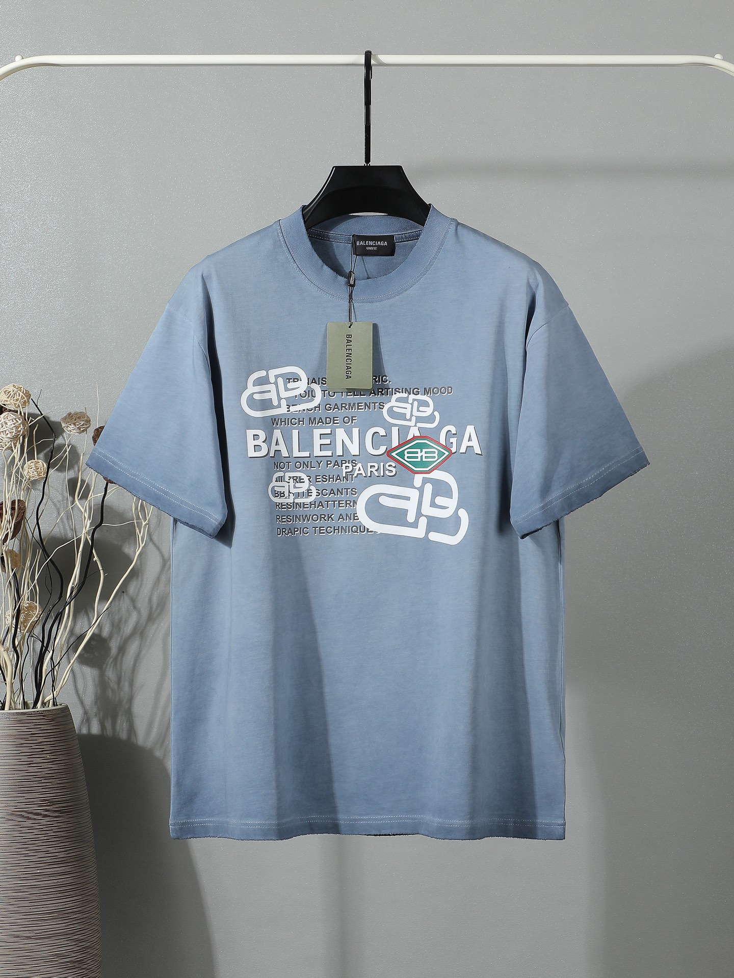 발렌시아가 Balenciaga 26SS 얼리 스프링 신상 레터 로고 프린팅 반팔 티셔츠
