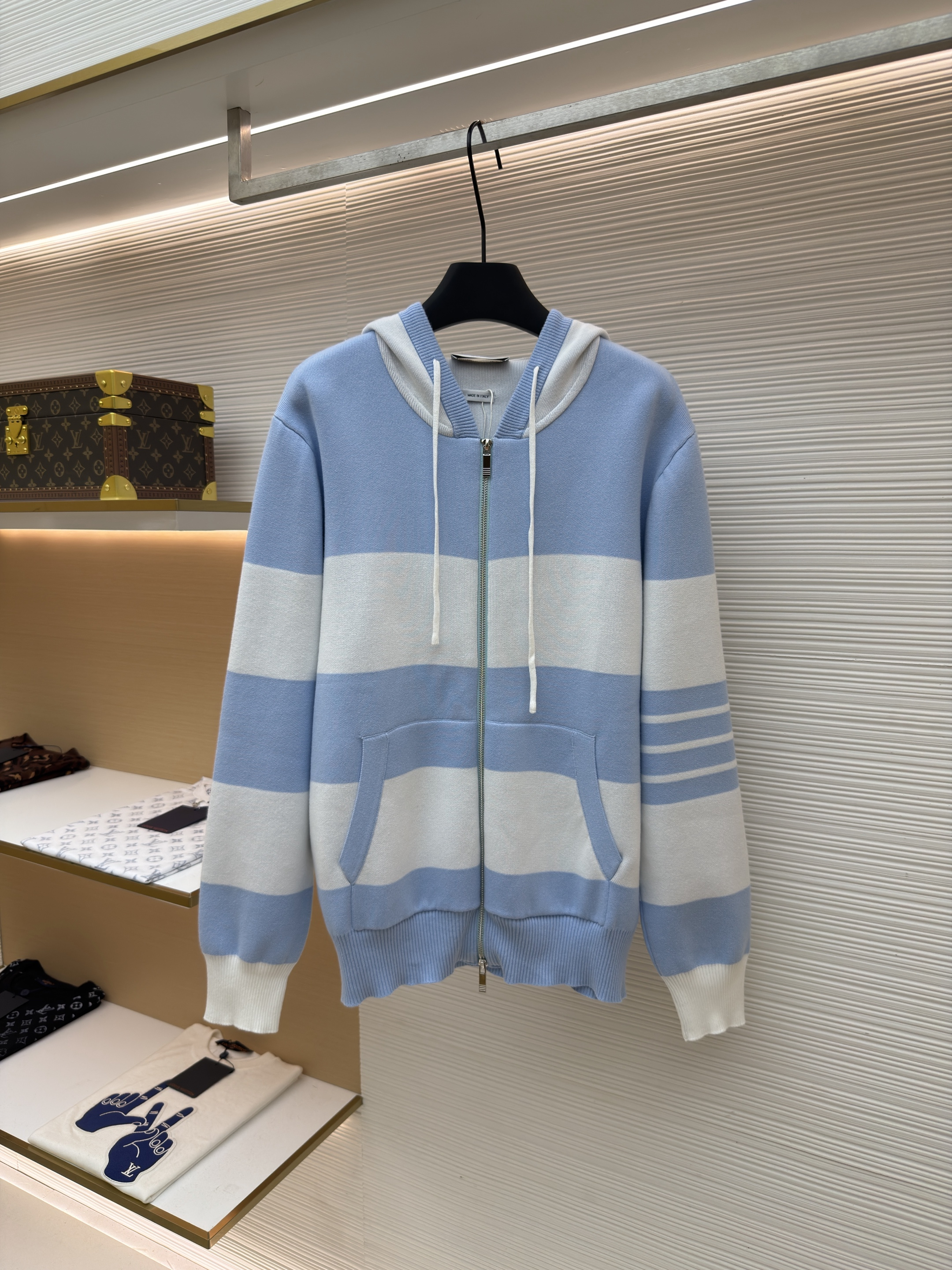THOM BROWNE 강아지 후드 니트 재킷